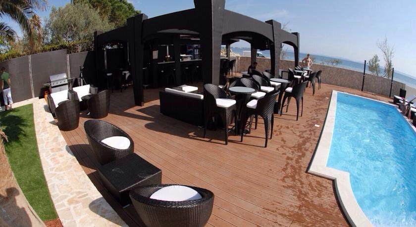 Paradise Resort Vanesa 维尔 外观 照片