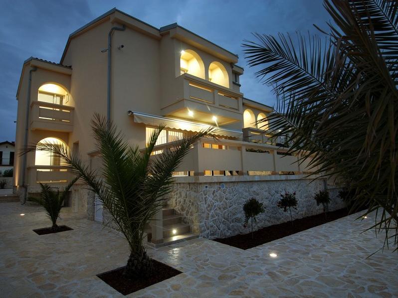 Paradise Resort Vanesa 维尔 外观 照片