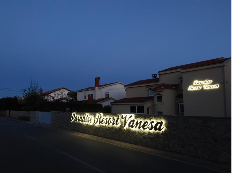 Paradise Resort Vanesa 维尔 外观 照片
